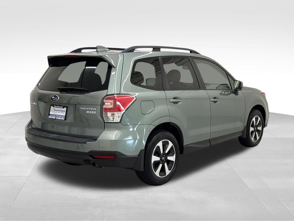 Used 2017 Subaru Forester 2.5i Premium AWD/4WD image 8