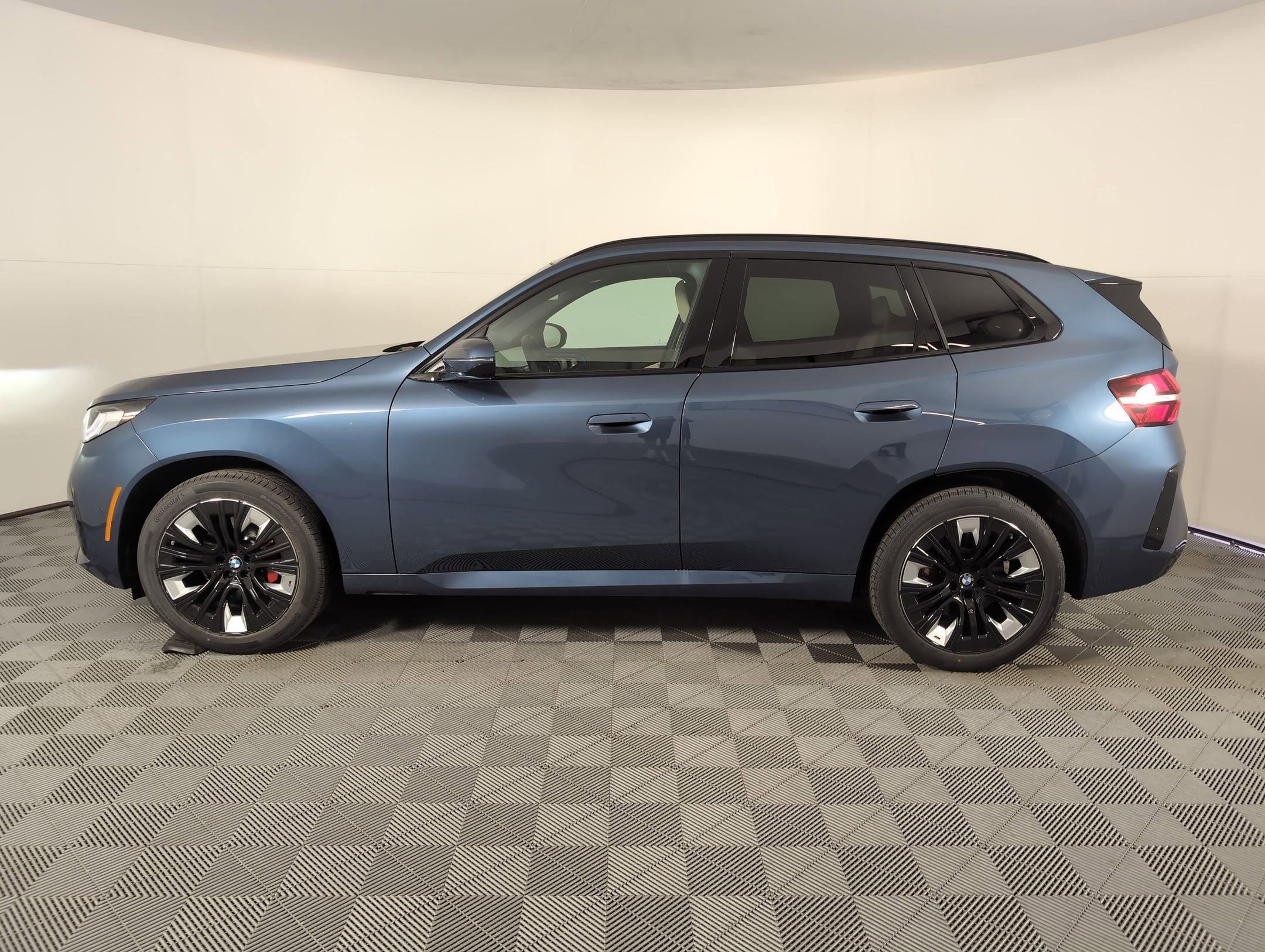 Used 2026 BMW X3 xDrive30 w/ M Sport Package image 2