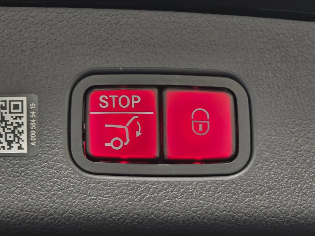 Certified 2025 Mercedes-Benz GLC 300 4MATIC image 18