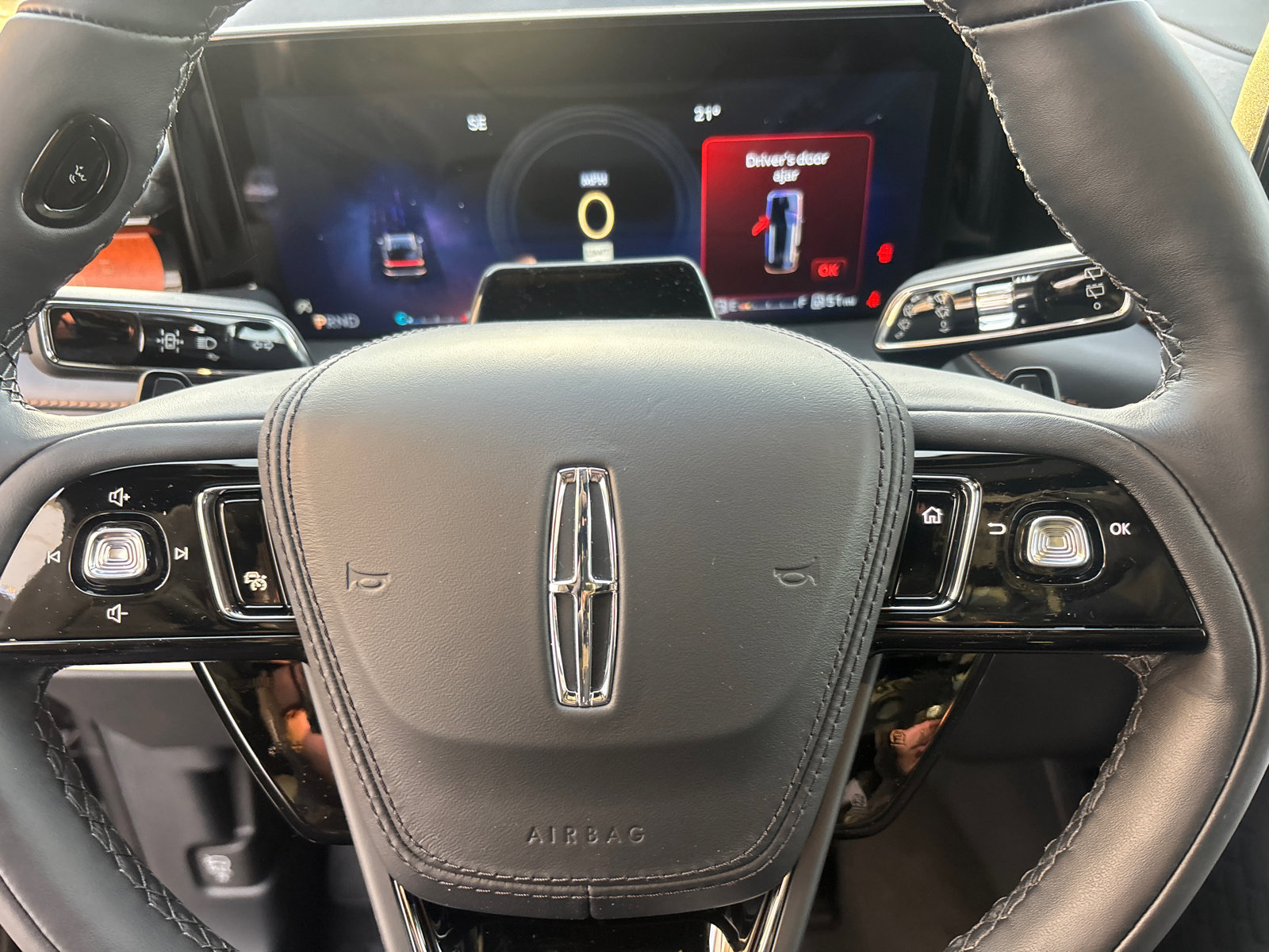 New 2026 Lincoln Aviator Black Label w/ Dynamic Handling Package image 16