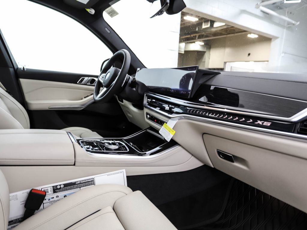 New 2026 BMW X5 xDrive50e image 29