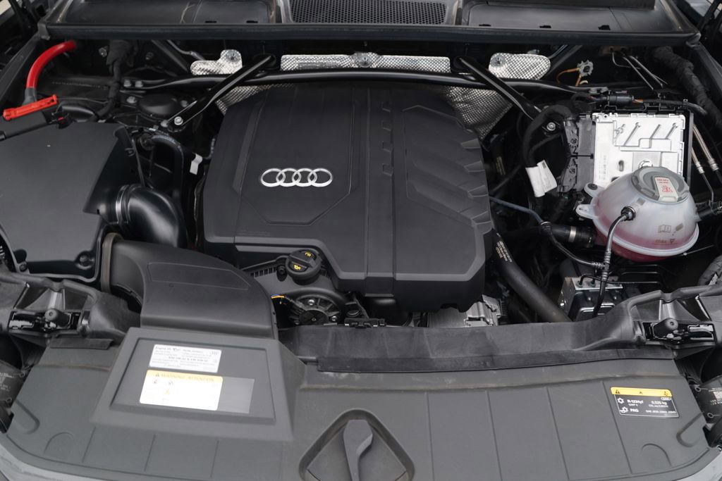 Used 2023 Audi Q5 2.0T Premium w/ Convenience Package image 13