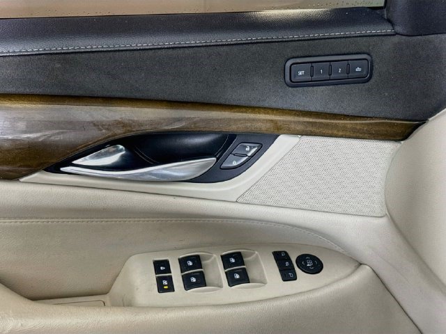 Used 2020 Cadillac Escalade Premium Luxury RWD image 23
