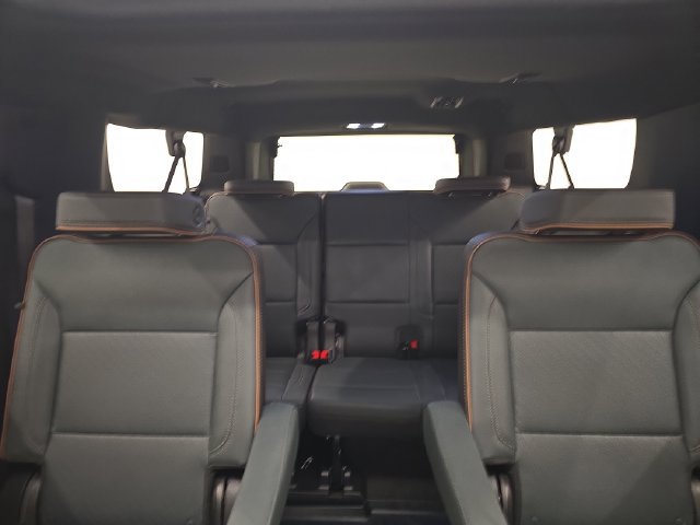 Used 2025 GMC Yukon XL AT4 w/ AT4 Premium Plus Package AWD/4WD image 30