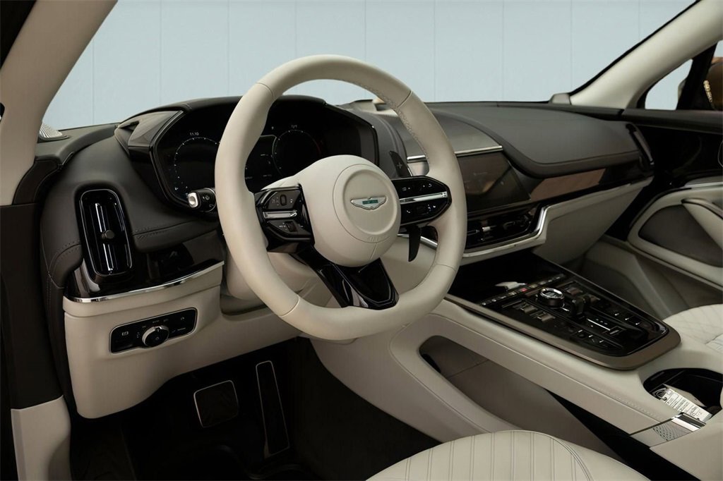 New 2025 Aston Martin DBX 707 image 24