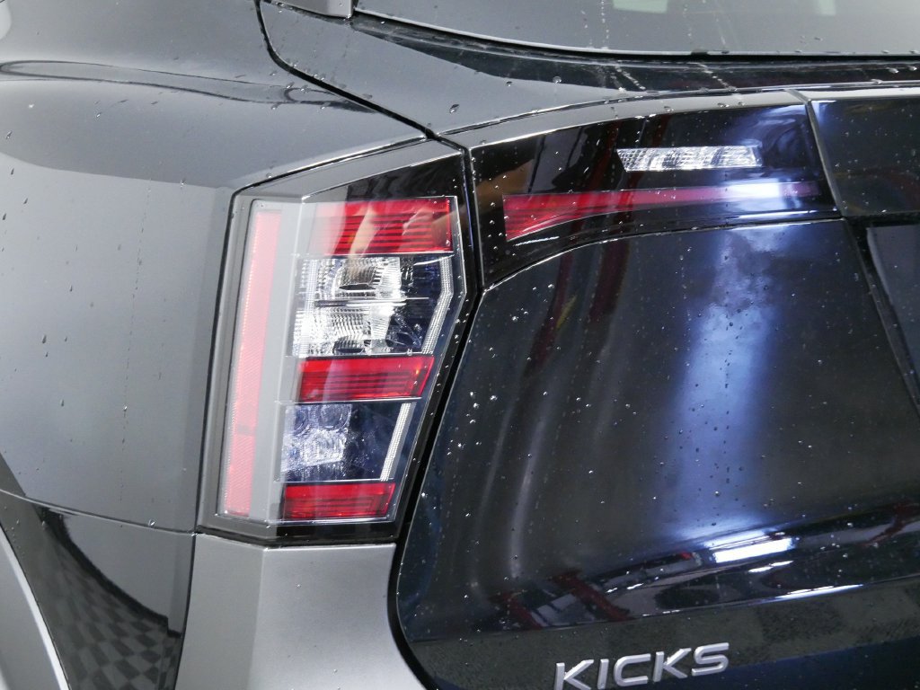 New 2027 Nissan Kicks SR AWD/4WD image 11