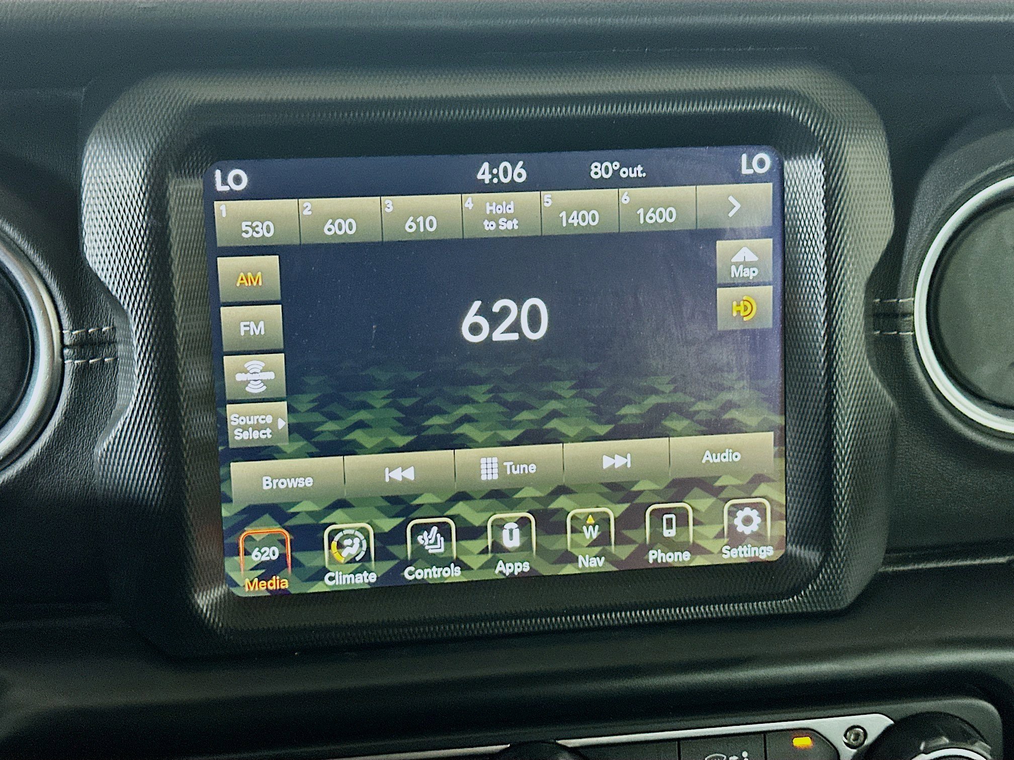 Used 2022 Jeep Wrangler Sahara w/ Cold Weather Group image 21