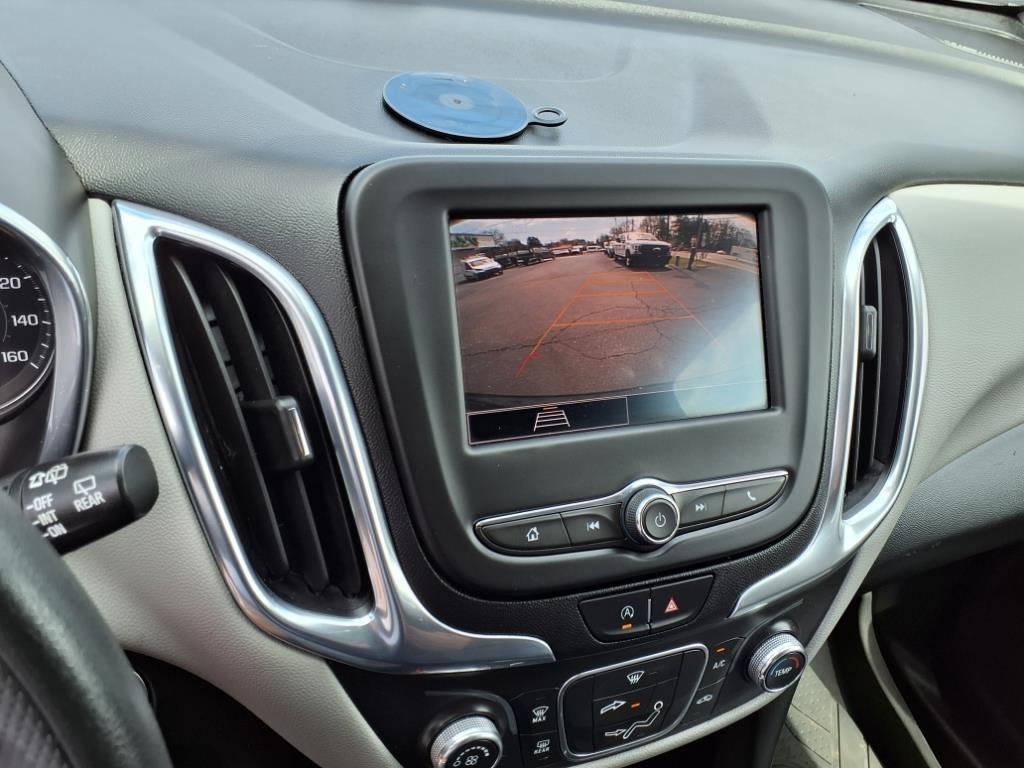 Used 2022 Chevrolet Equinox LS w/ LS Convenience Package image 18