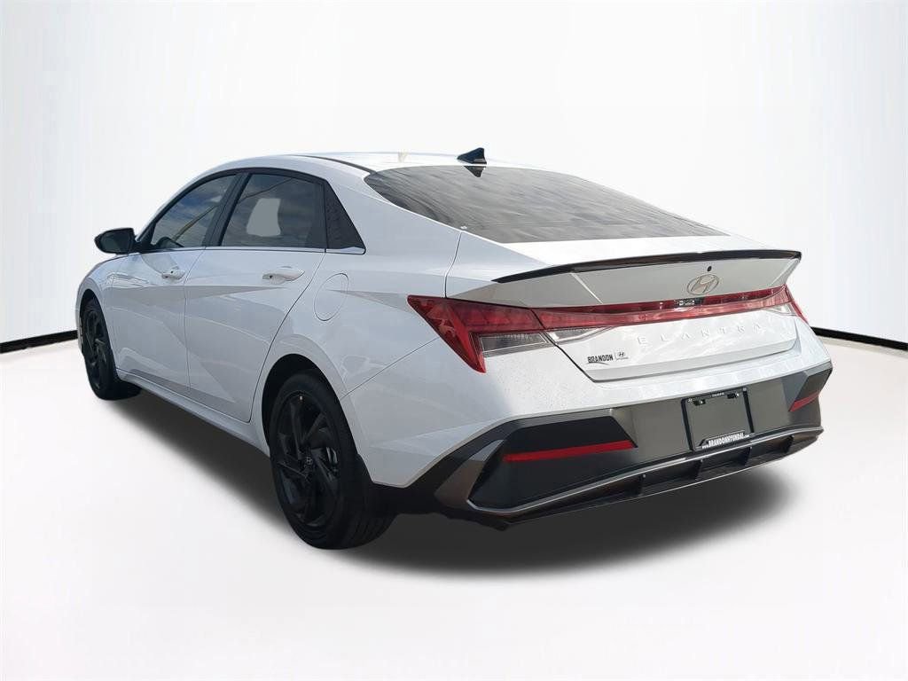 New 2026 Hyundai Elantra SEL Sport image 7