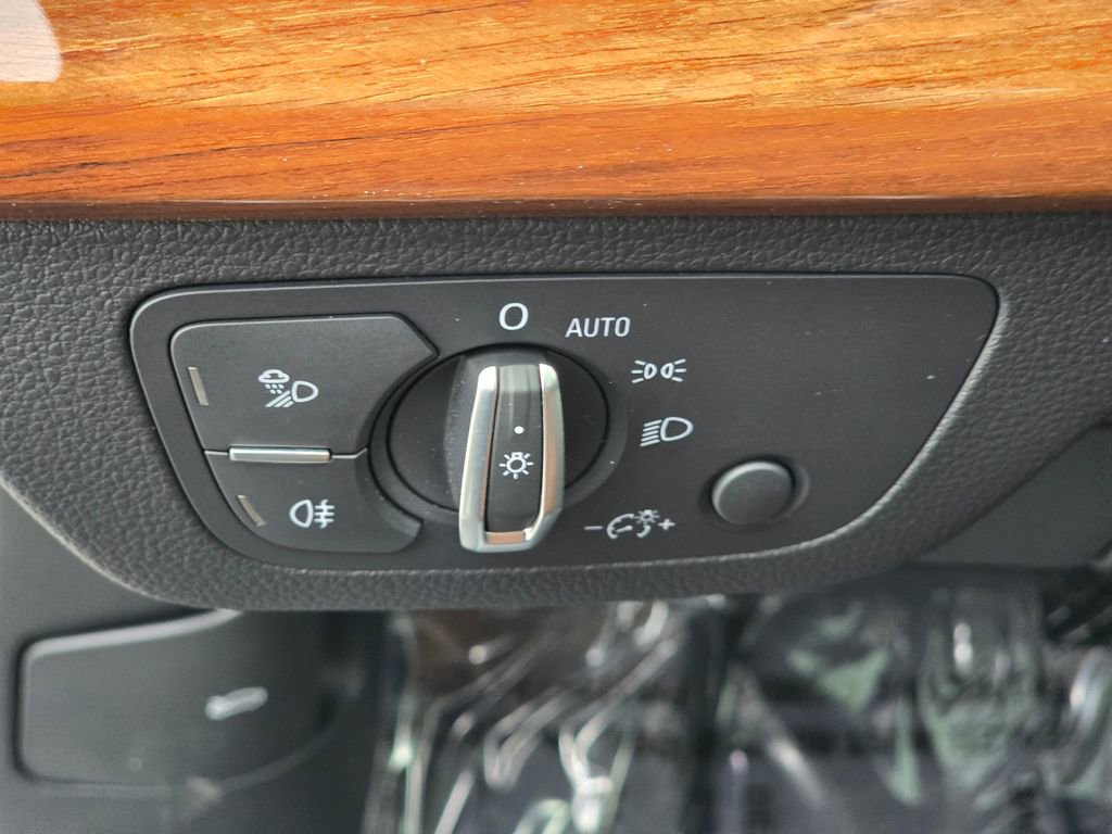 Used 2023 Audi Q5 2.0T Premium w/ Convenience Package image 18