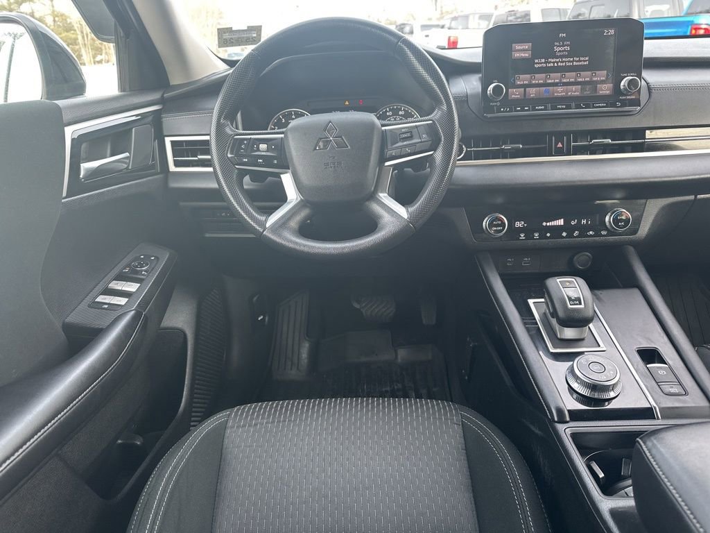 Used 2022 Mitsubishi Outlander ES image 17