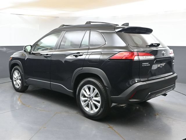 Used 2025 Toyota Corolla Cross LE AWD/4WD image 3