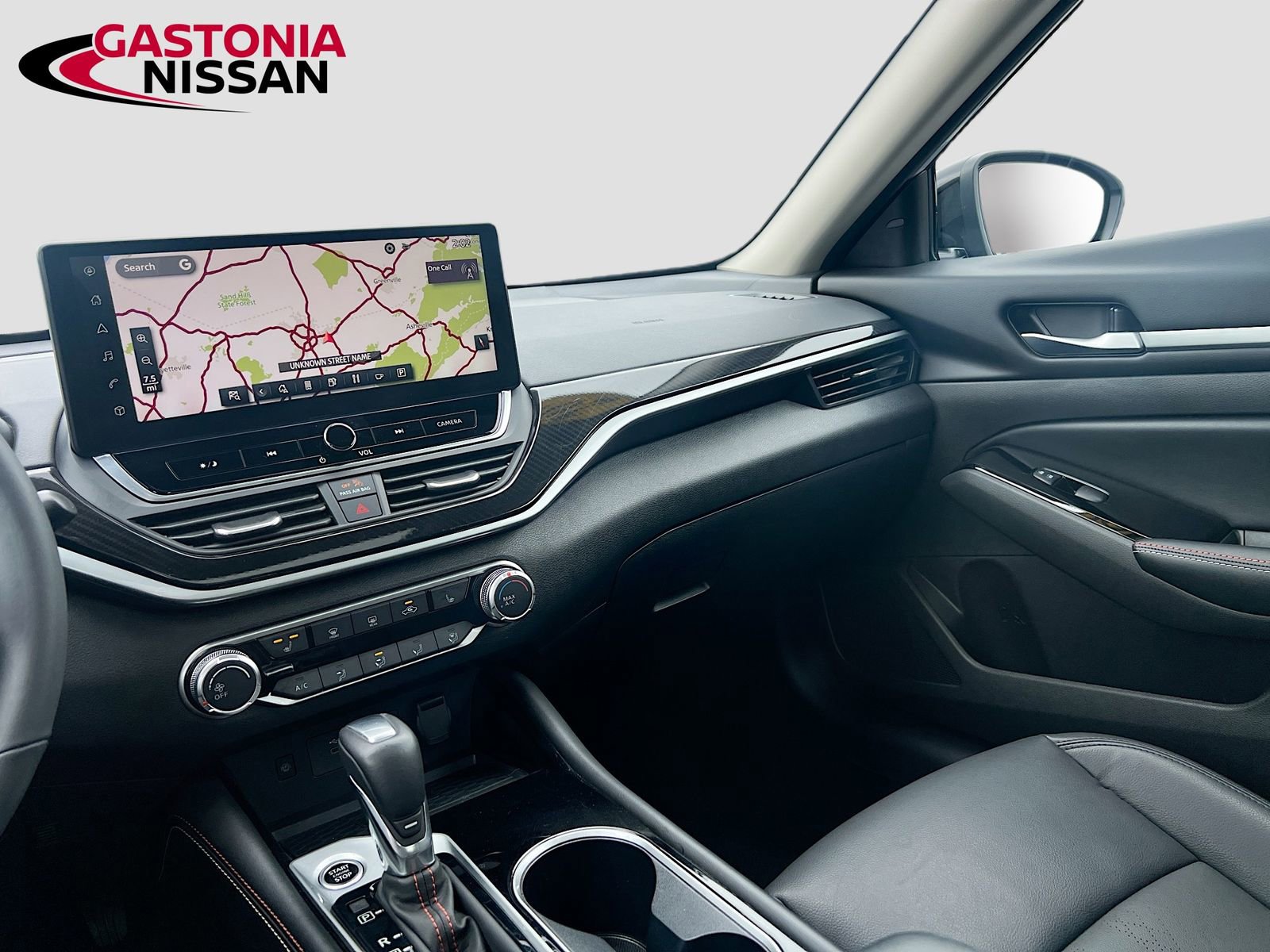 Used 2024 Nissan Altima 2.5 SR w/ SR Premium Package image 32