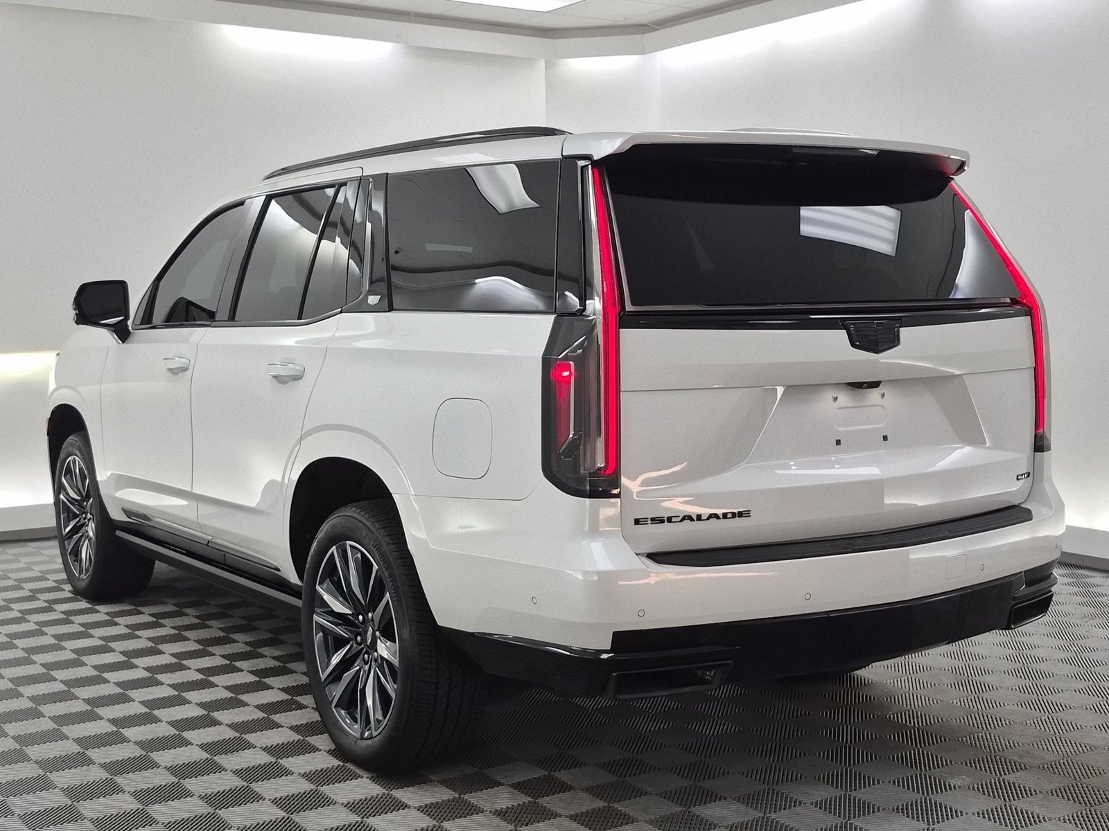 Used 2024 Cadillac Escalade Sport Platinum AWD/4WD image 3