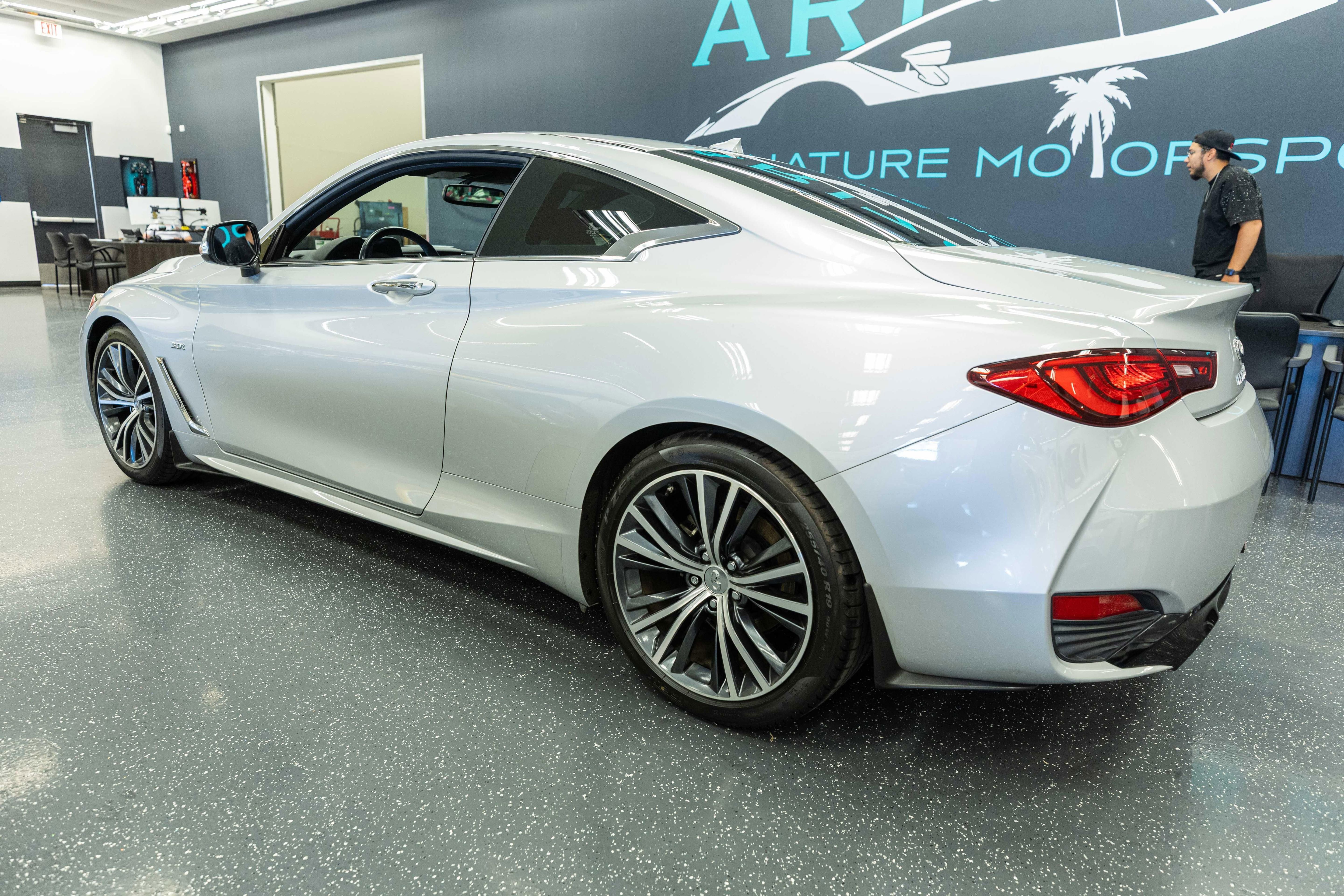 Used 2017 INFINITI Q60 3.0t RWD image 9