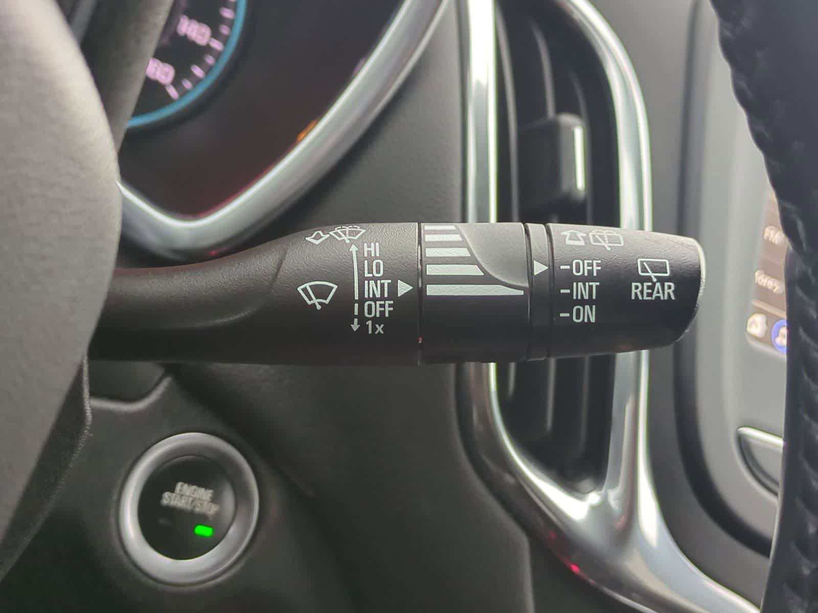 Used 2019 Chevrolet Equinox LT w/ Driver Convenience Package image 24
