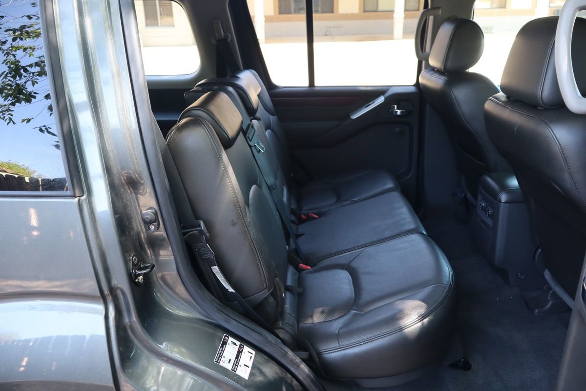 Used 2008 Nissan Pathfinder LE w/ Navigation Pkg AWD/4WD image 23