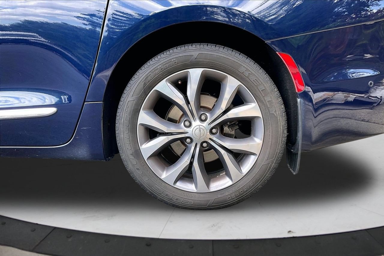 Certified 2018 Chrysler Pacifica Limited w/ Advanced Safetytec Group FWD image 37