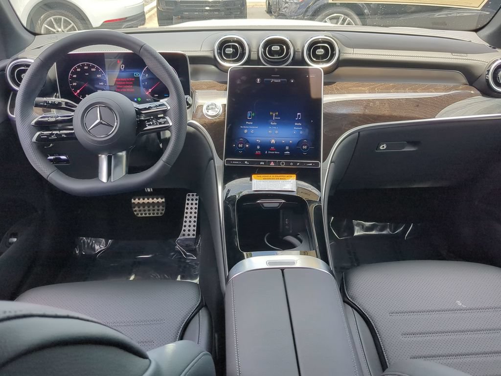 Used 2024 Mercedes-Benz GLC 300 image 2