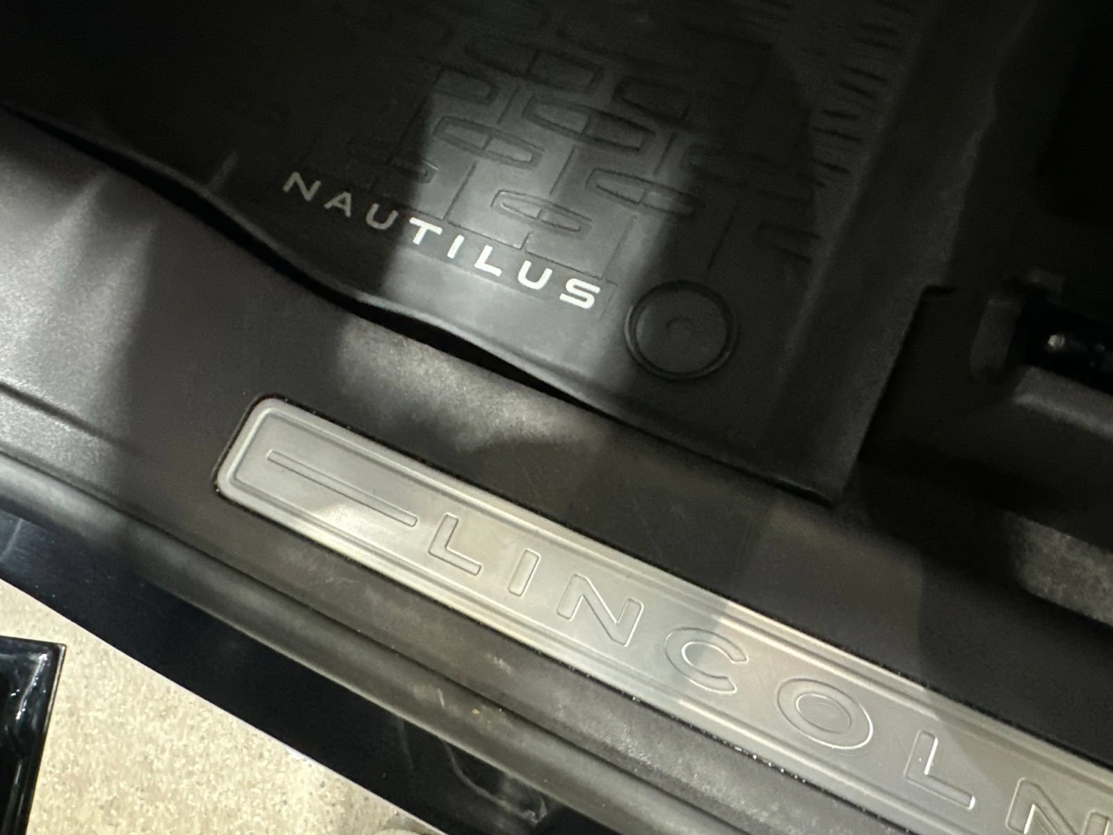 Used 2024 Lincoln Nautilus Black Label w/ Jet Appearance Package (87T) AWD/4WD image 16