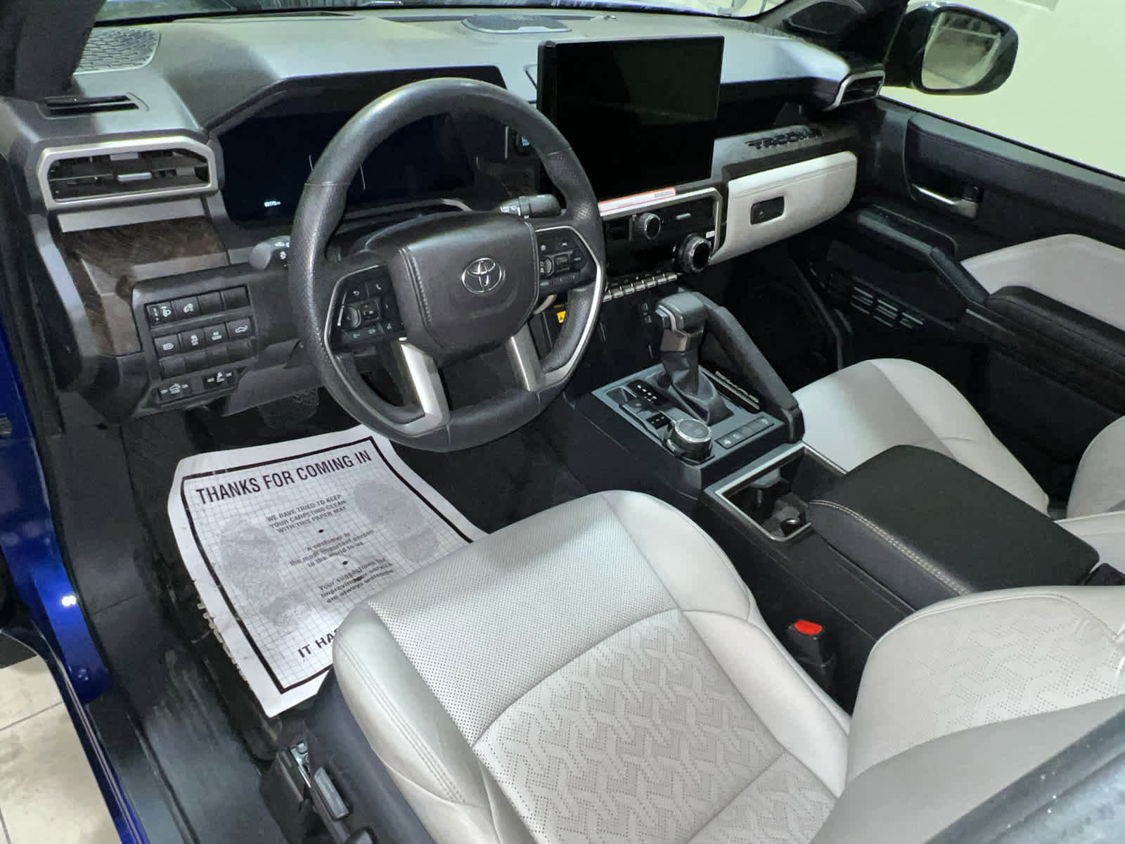 Used 2024 Toyota Tacoma Limited w/ Limited Package (LT) image 14