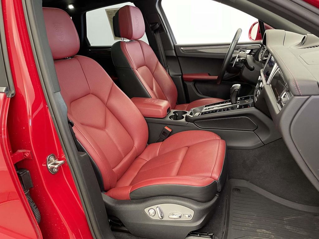 Certified 2022 Porsche Macan GTS image 23