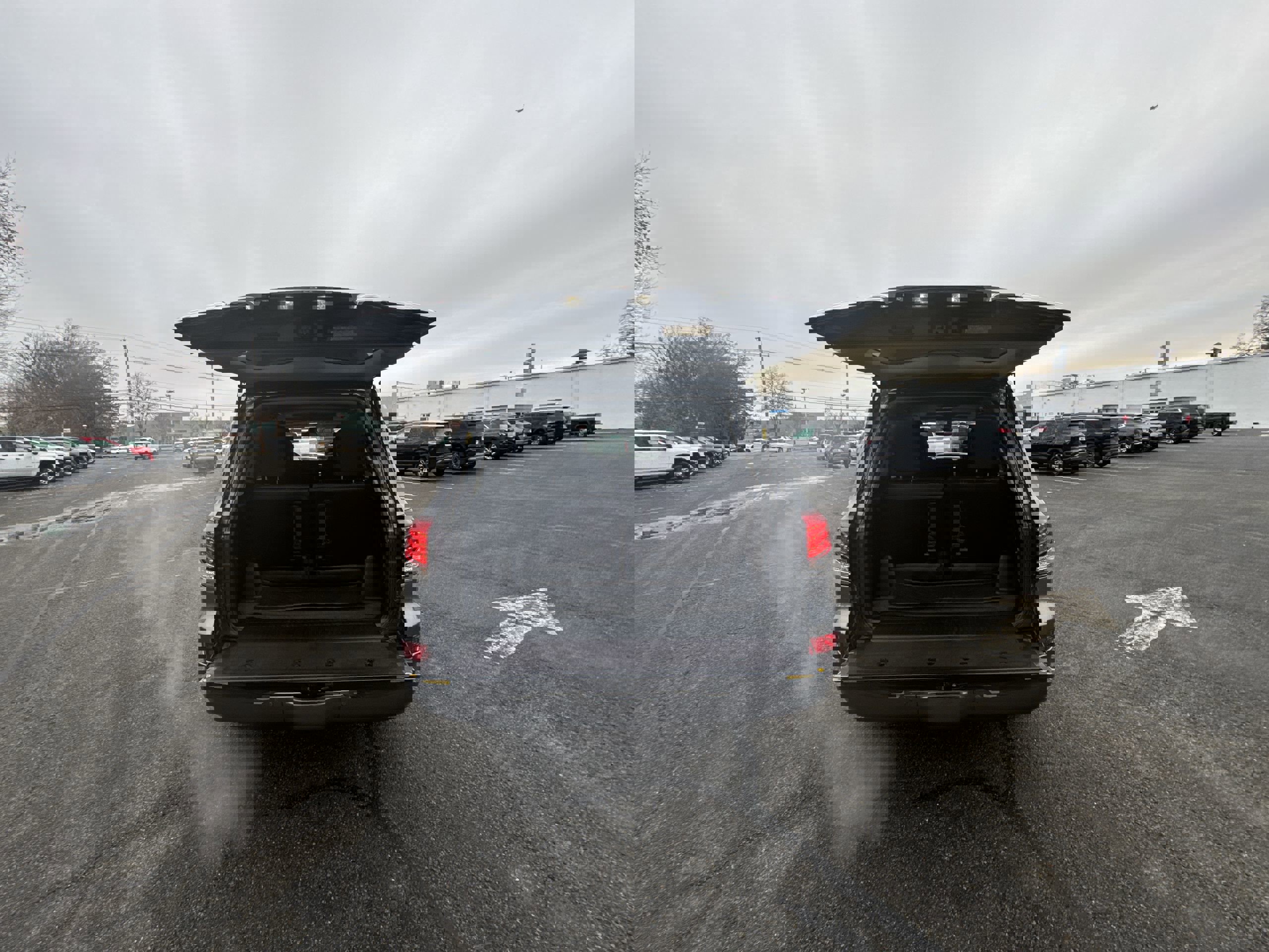 Used 2015 Lexus LX 570 4WD w/ Luxury Package image 27