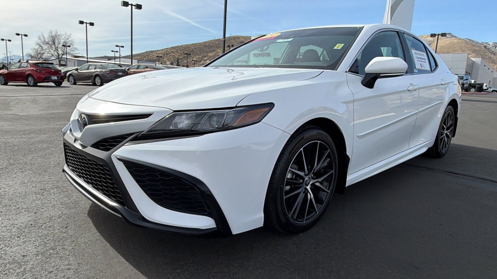 Certified 2024 Toyota Camry SE image 7