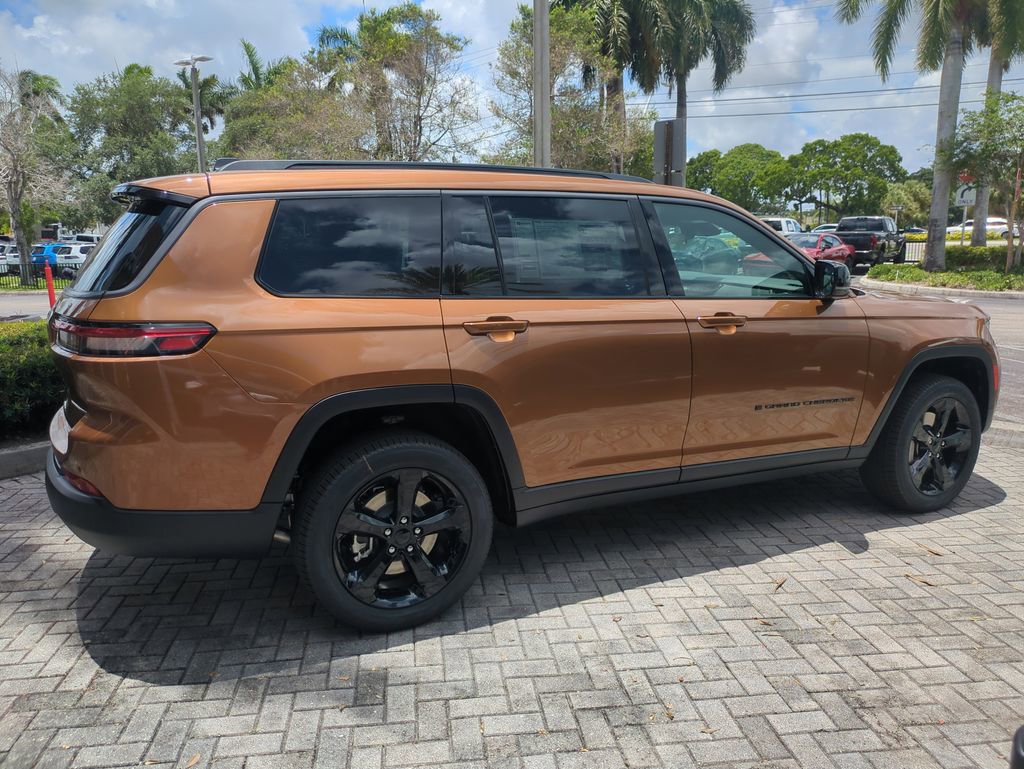 New 2026 Jeep Grand Cherokee L Limited AWD/4WD image 4