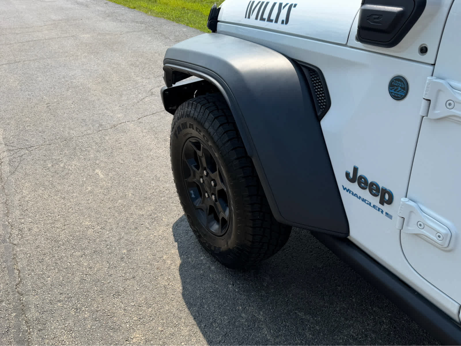 Used 2023 Jeep Wrangler Unlimited w/ Cold Weather Group AWD/4WD image 13