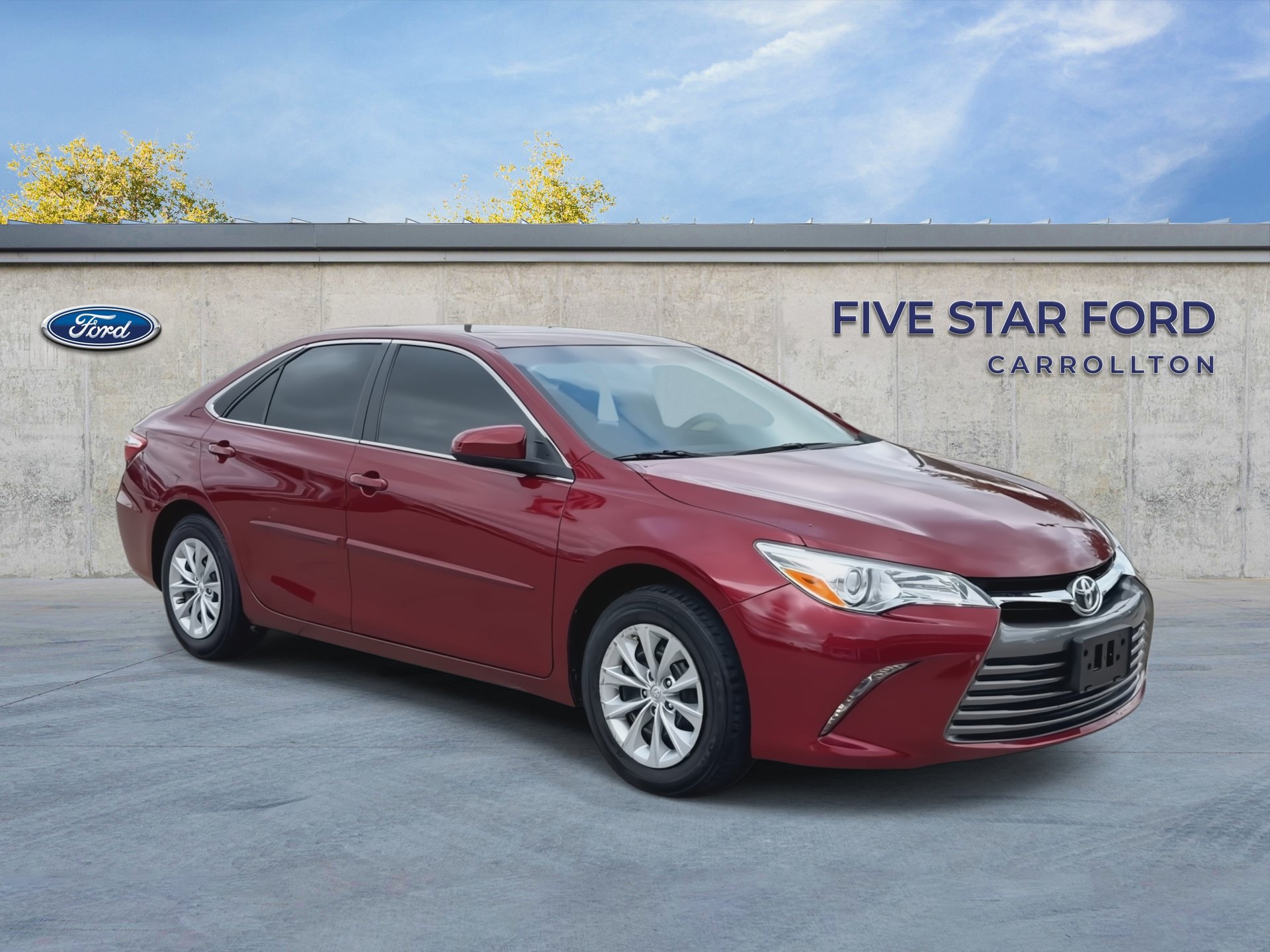 Used 2017 Toyota Camry LE FWD image 2
