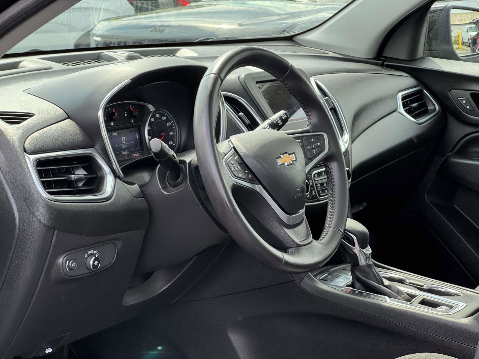 Used 2022 Chevrolet Equinox LT AWD/4WD image 12