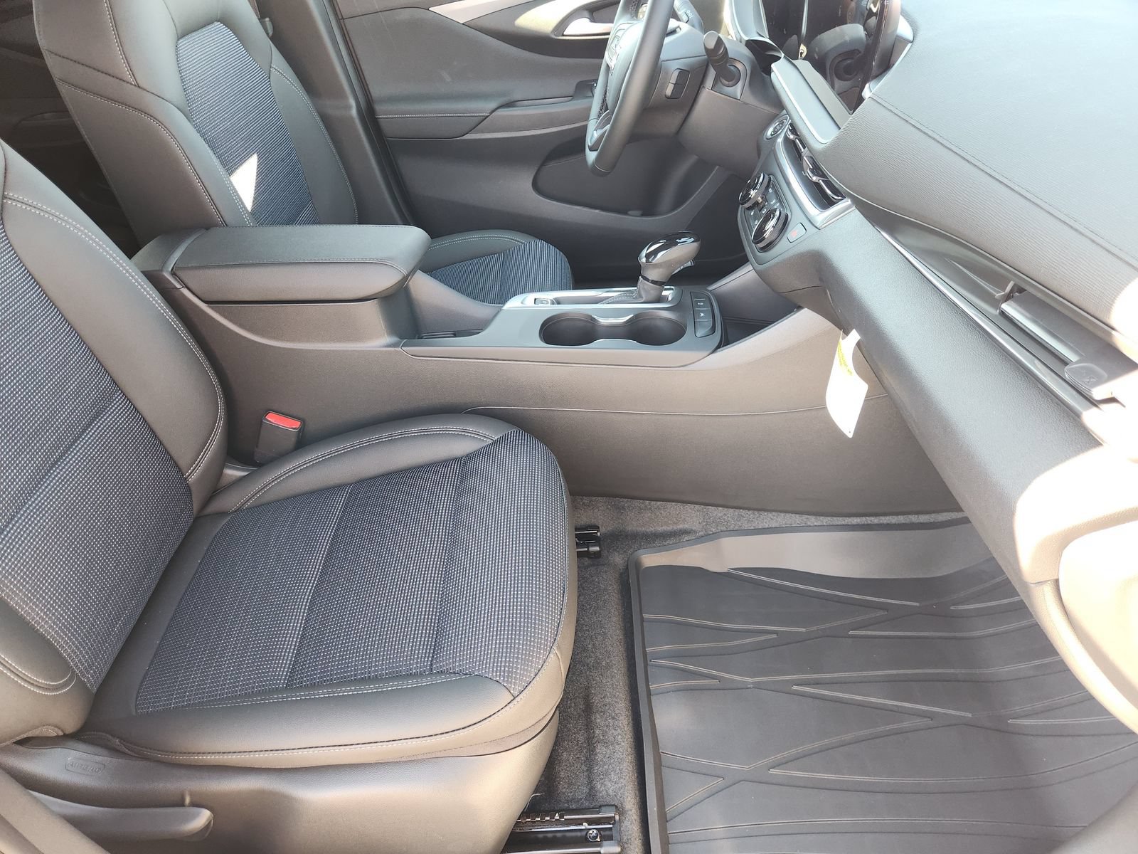 New 2026 Buick Envista Sport Touring w/ Convenience I Package FWD image 17