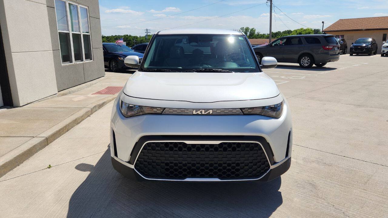 Used 2023 Kia Soul LX w/ LX Technology Package FWD image 9
