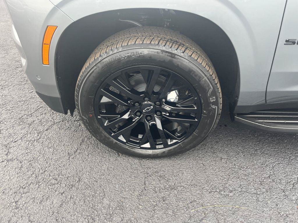 New 2026 Chevrolet Suburban Premier AWD/4WD image 39