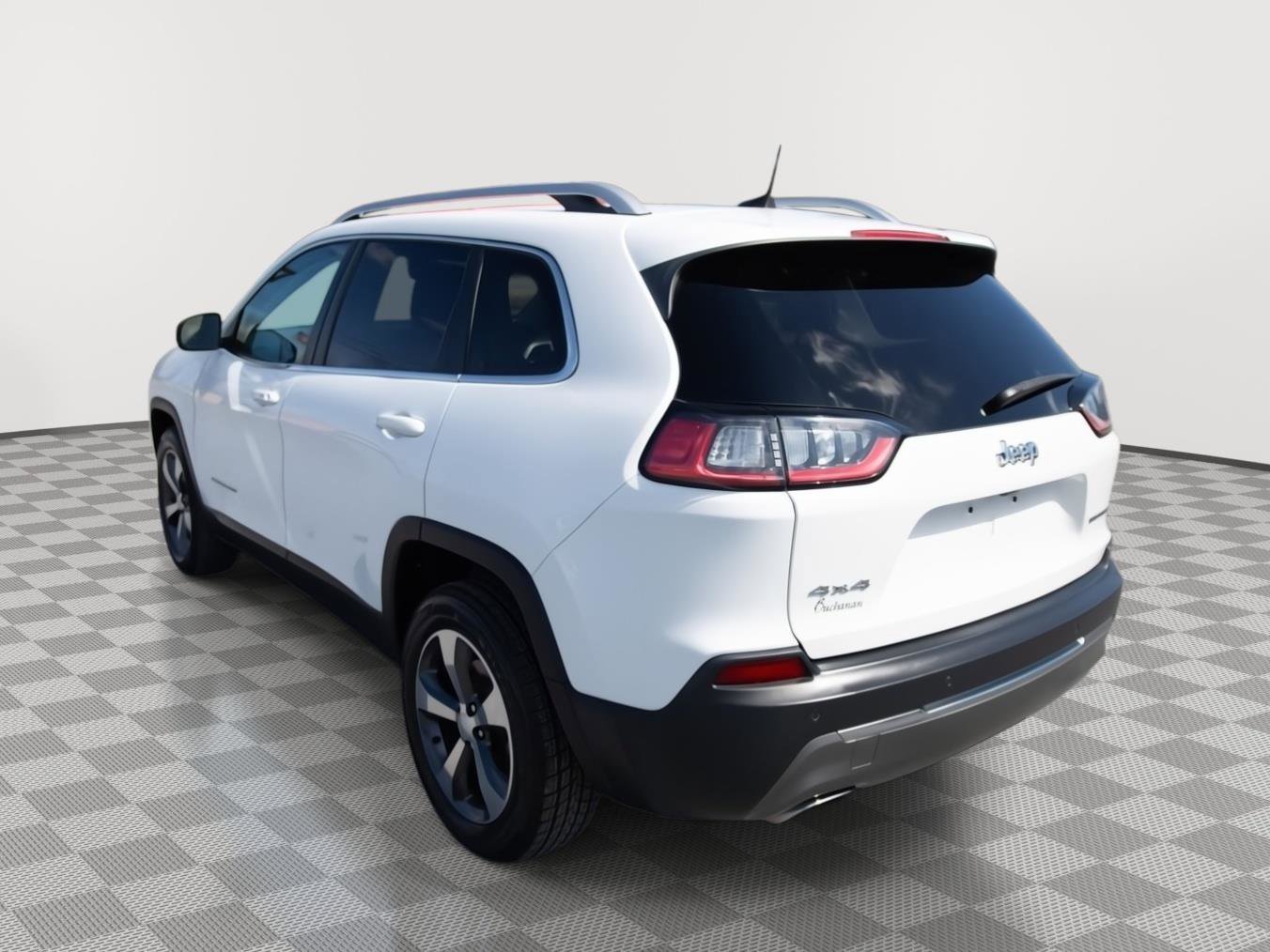 Used 2019 Jeep Cherokee Limited image 7