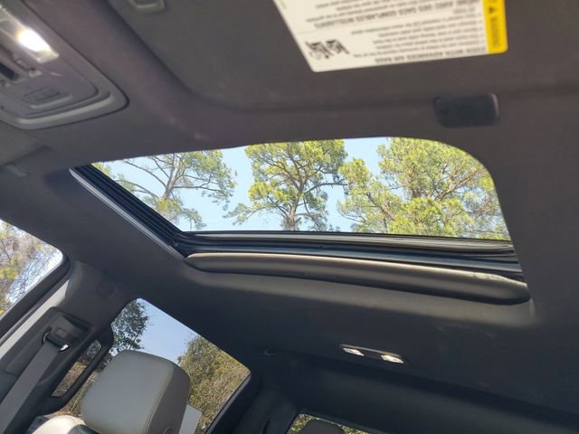 Certified 2022 Chevrolet Silverado 1500 ZR2 w/ Technology Package image 22