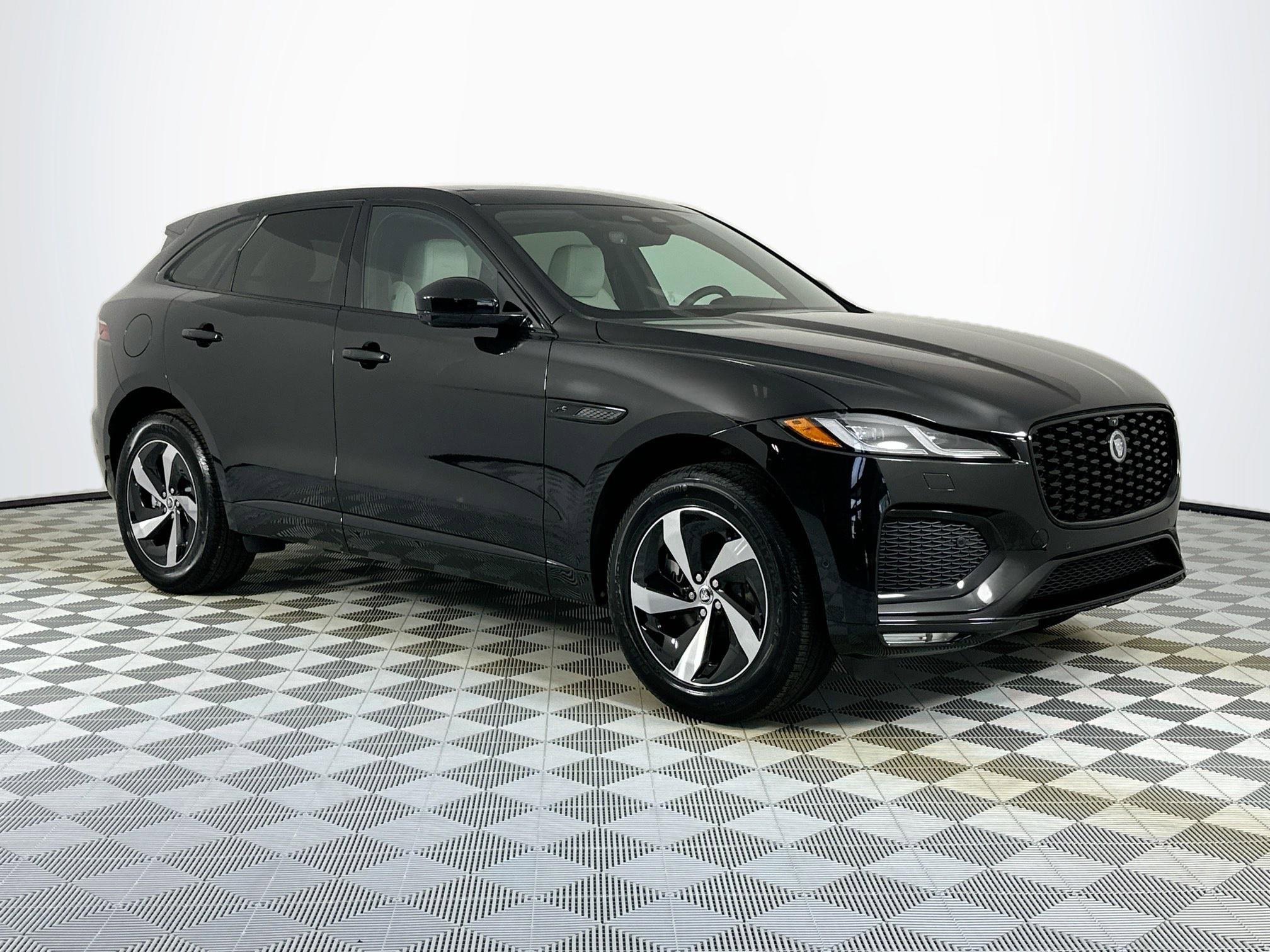 Used 2026 Jaguar F-PACE R-Dynamic S image 3