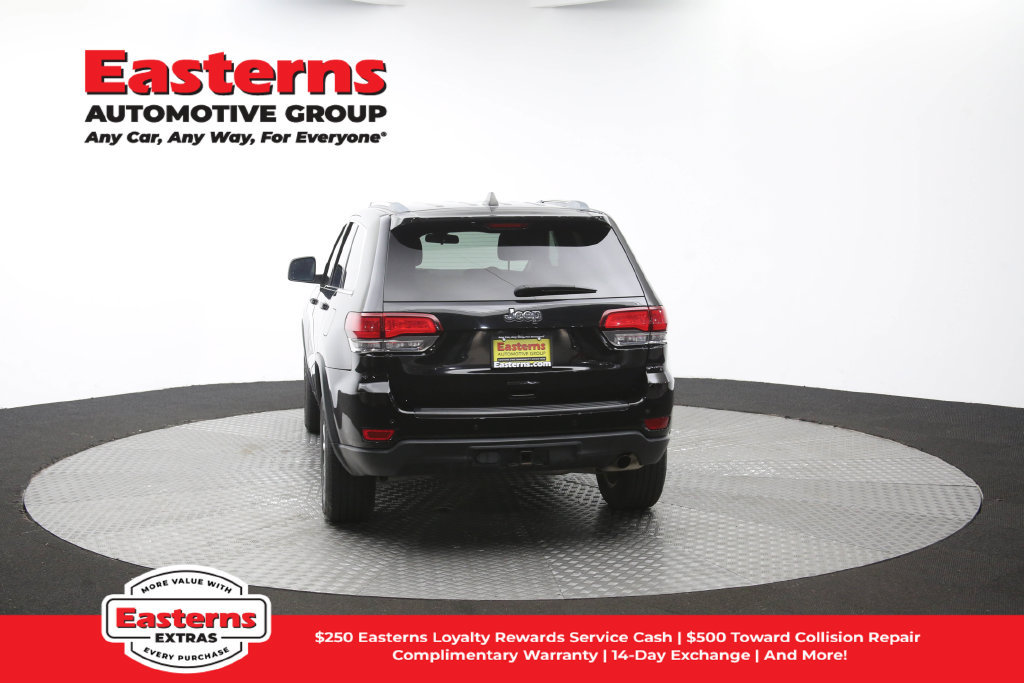 Used 2021 Jeep Grand Cherokee Laredo AWD/4WD image 40