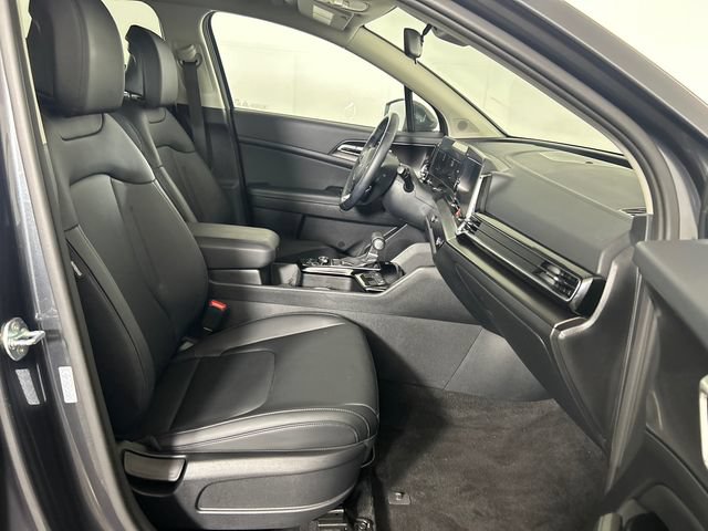 Used 2025 Kia Sportage EX FWD image 28