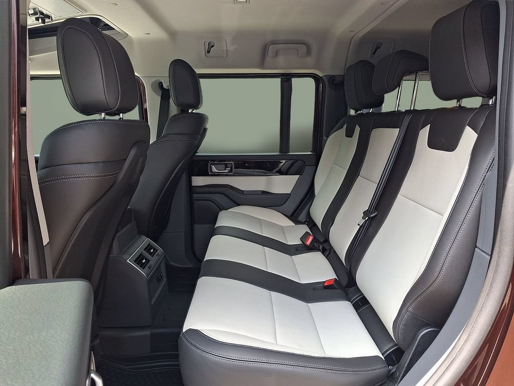 Used 2025 INEOS Grenadier AWD/4WD image 7