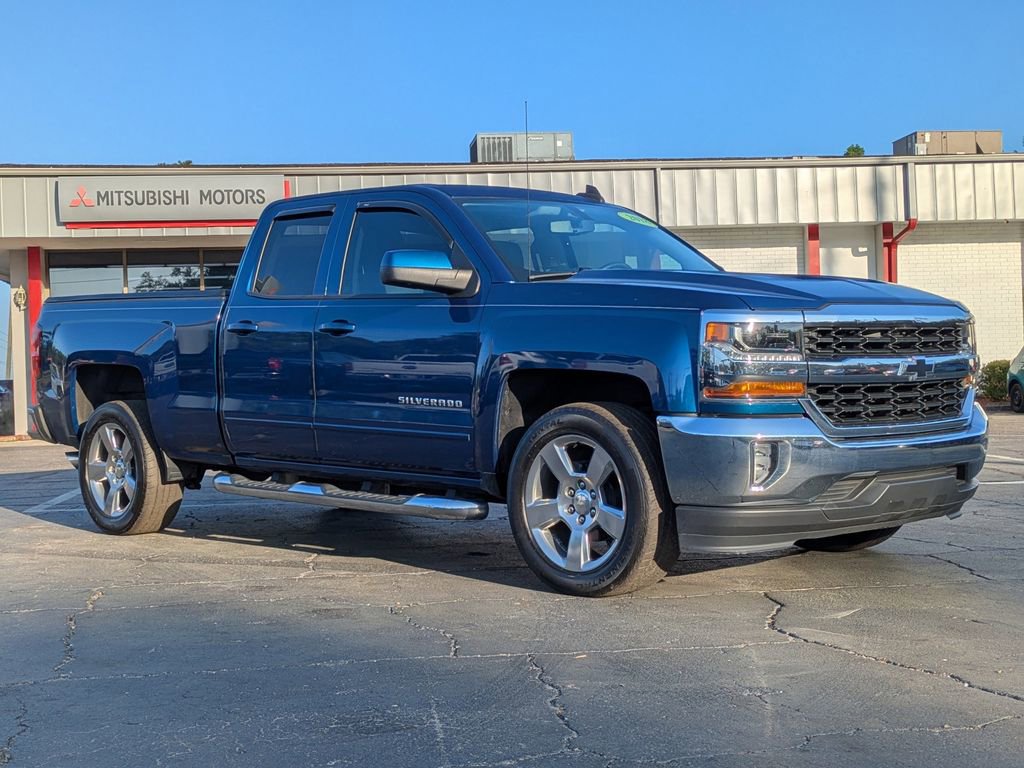 Used 2018 Chevrolet Silverado 1500 LT w/ All Star Edition image 2