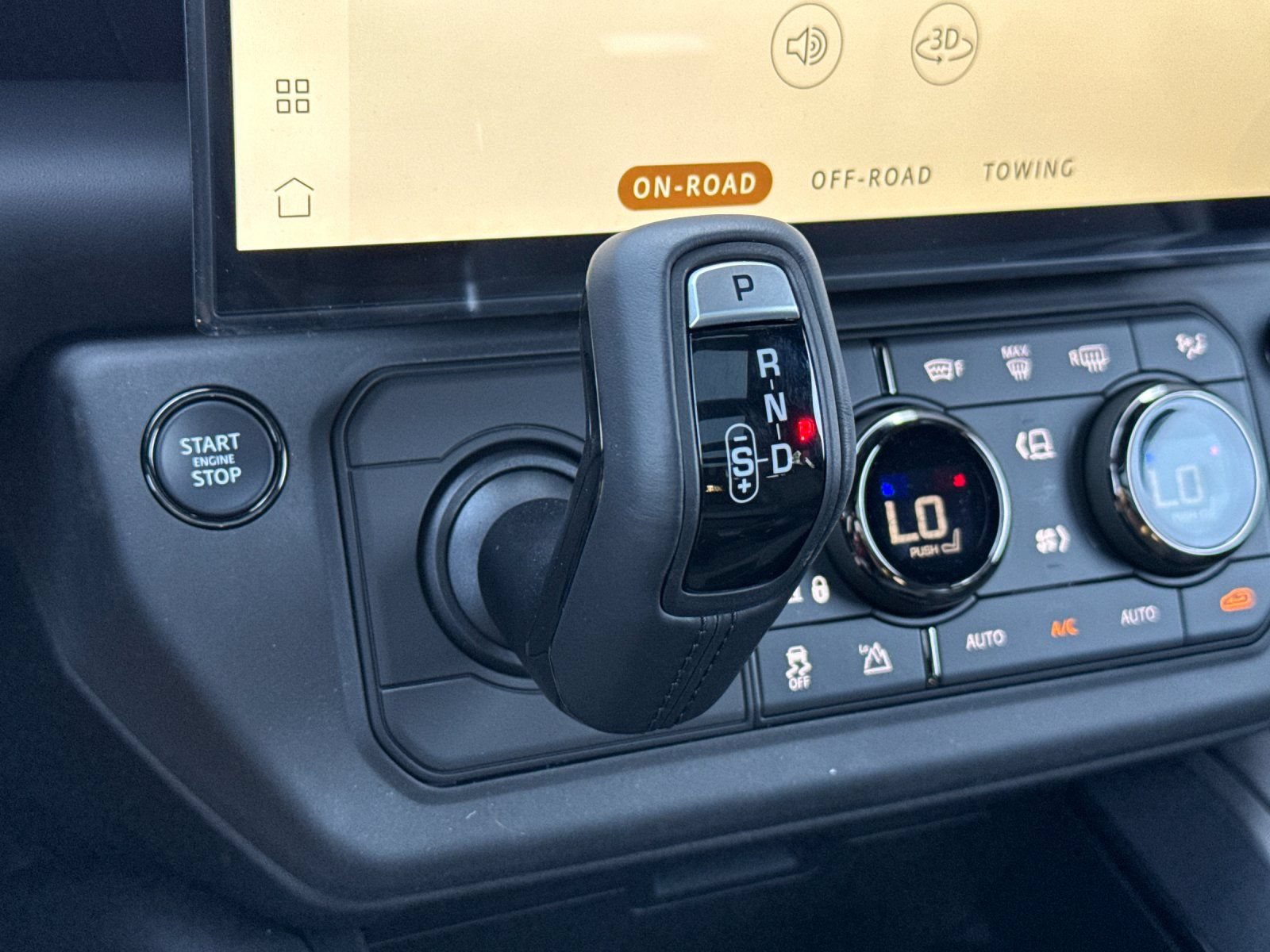 New 2026 Land Rover Defender 110 OCTA AWD/4WD image 22