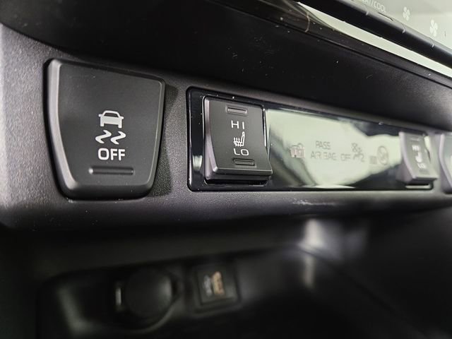 New 2025 Toyota RAV4 XLE image 27