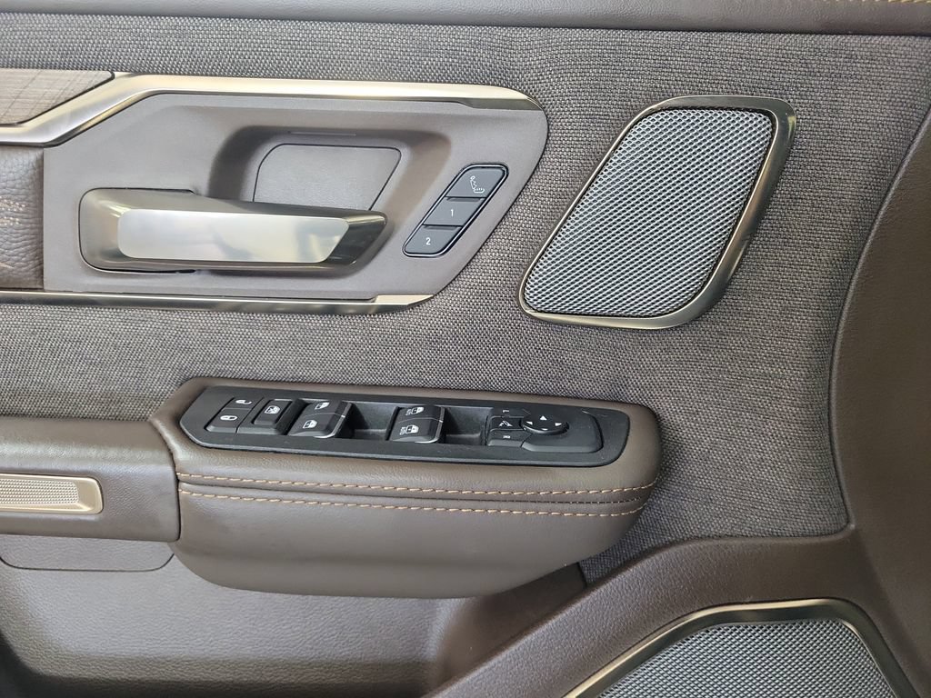 Used 2025 RAM 1500 Limited AWD/4WD image 16