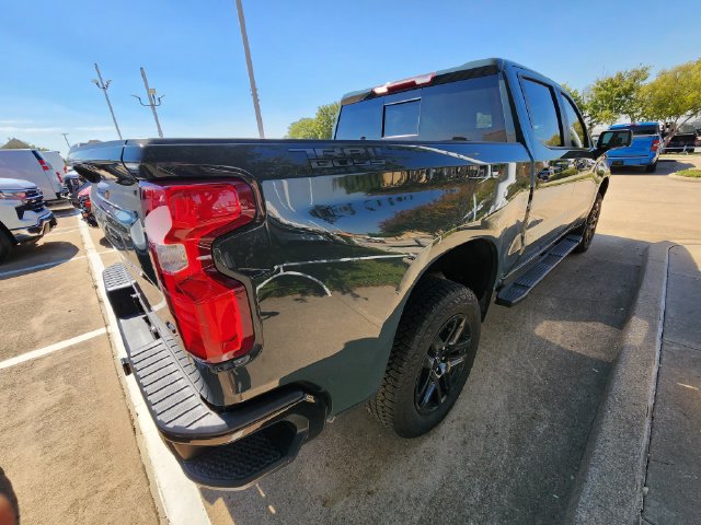 Used 2025 Chevrolet Silverado 1500 LT Trail Boss w/ Convenience Package II AWD/4WD image 4