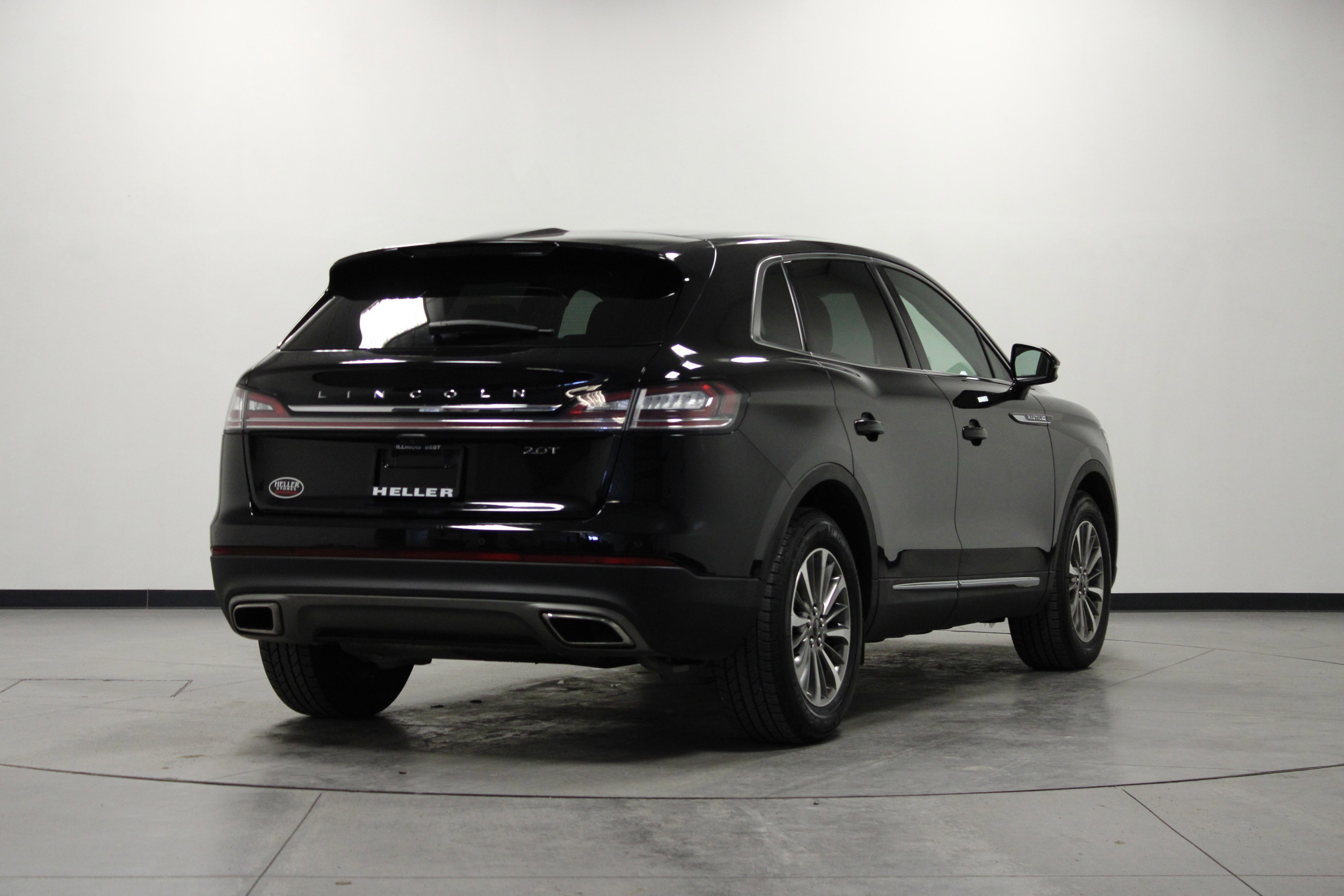 Used 2019 Lincoln Nautilus Select image 4