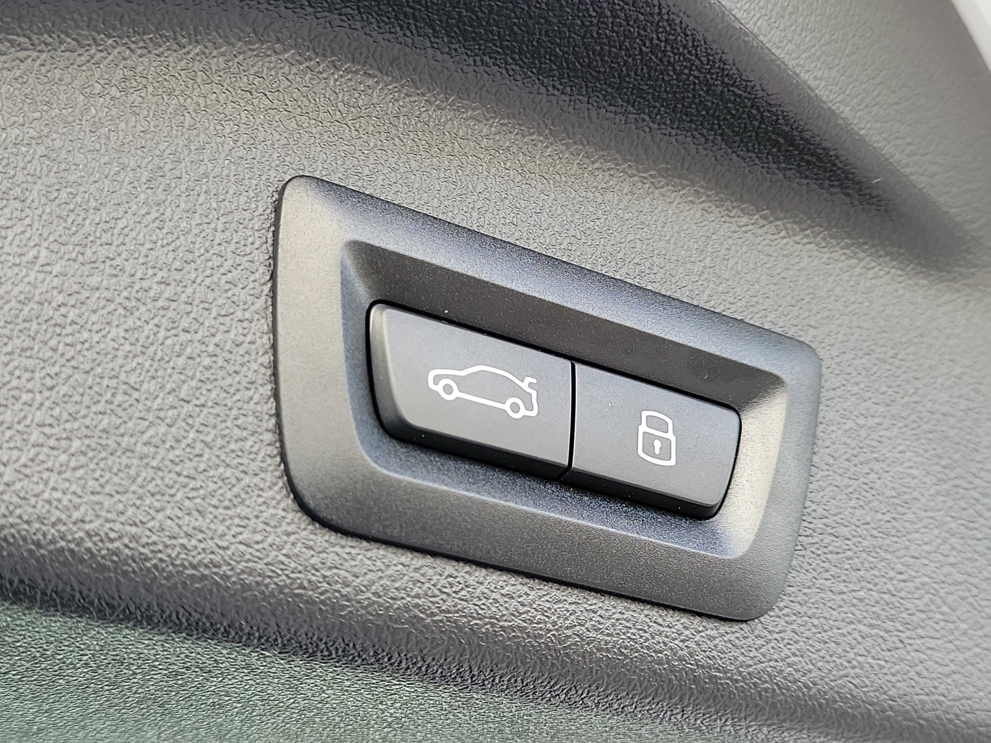 Used 2026 BMW X5 sDrive40i image 9