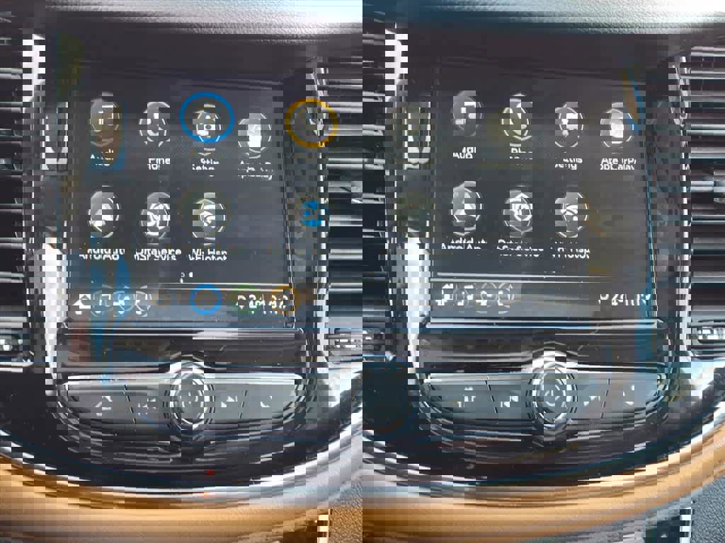 Used 2018 Chevrolet Trax Premier image 16