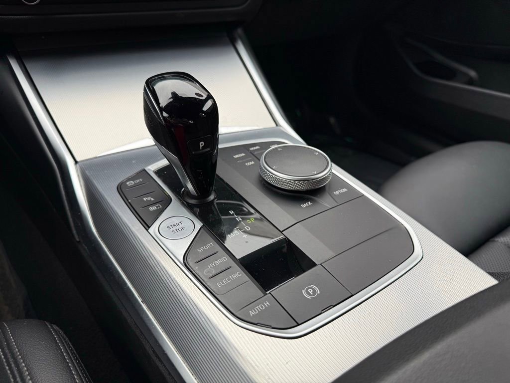 Used 2022 BMW 330e xDrive image 13